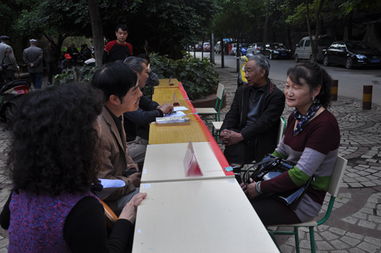 黨建引領教育惠民 云南民族中學黨員進社區教育咨詢服務活動紀實